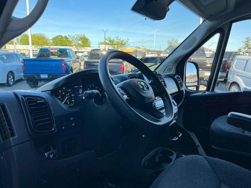 Used 2025 RAM ProMaster 2500 w/ Convenience Group FWD image 14