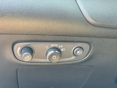 Used 2021 Buick Encore GX Select w/ Sport Touring Package AWD/4WD image 28