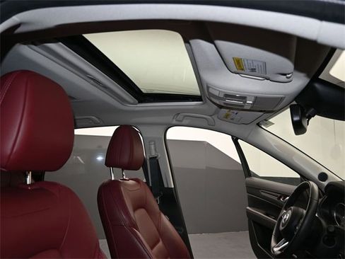 Certified 2023 MAZDA CX-5 Carbon Edition image 29