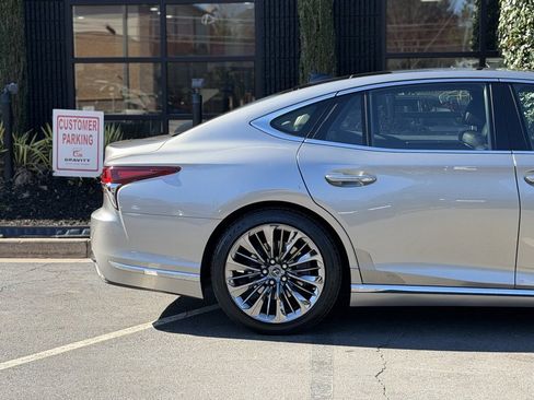 Used 2018 Lexus LS 500 w/ Interior Upgrade Package image 22