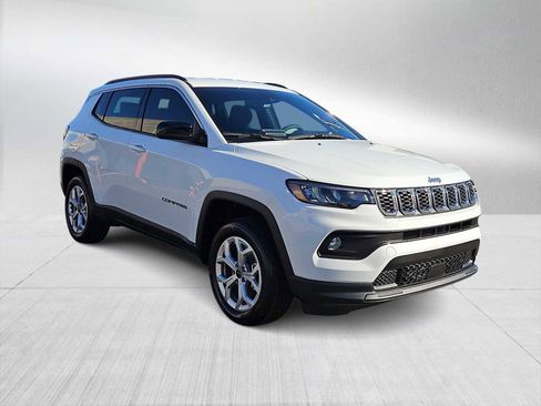 New 2026 Jeep Compass Latitude image 2