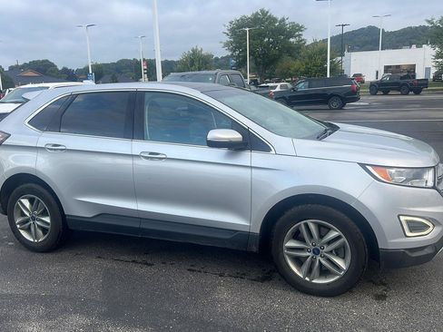 Used 2018 Ford Edge SEL w/ Equipment Group 201A AWD/4WD image 3