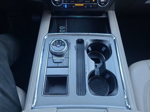Used 2019 Ford Expedition XLT w/ Equipment Group 202A RWD image 21