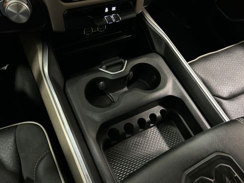 Used 2020 RAM 1500 Laramie AWD/4WD image 12