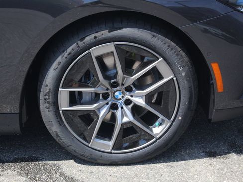 New 2026 BMW i5 eDrive40 w/ Premium Package AWD/4WD image 12