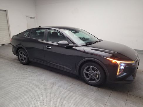 Used 2025 Kia K4 FWD image 11
