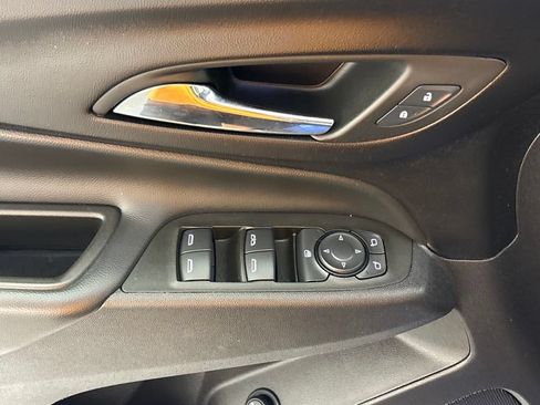 Used 2024 Chevrolet Equinox LT FWD image 31