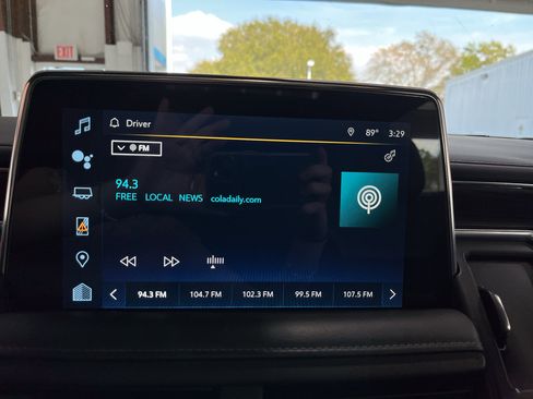 Used 2022 Chevrolet Tahoe LT w/ Luxury Package image 23