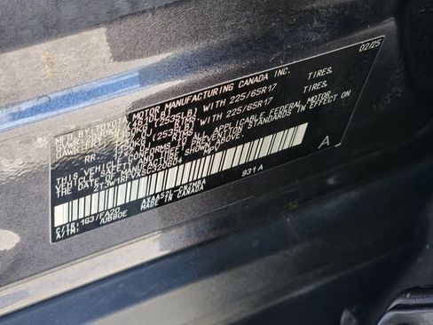 Used 2025 Toyota RAV4 XLE FWD image 34