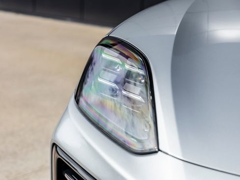 Certified 2026 Porsche Cayenne AWD/4WD image 19