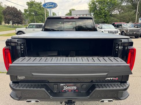 Used 2025 GMC Sierra 1500 AT4 w/ AT4 Premium Package AWD/4WD image 11