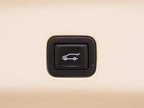 Used 2024 Cadillac Escalade ESV Sport Platinum w/ LPO, ONYX Package AWD/4WD image 27