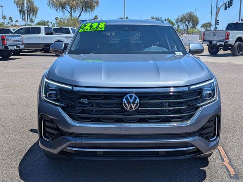 Used 2024 Volkswagen Atlas Cross Sport SEL R-Line AWD/4WD image 29