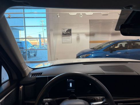 Used 2025 Hyundai Santa Fe SEL image 35