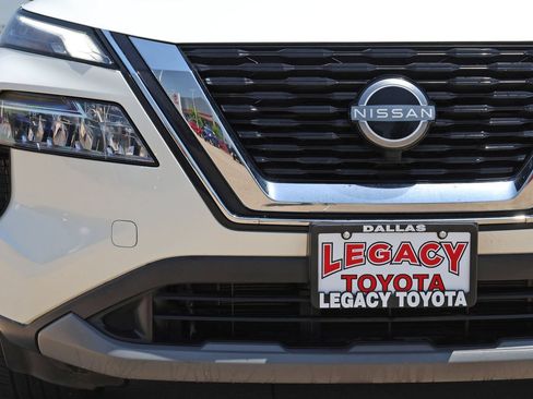 Used 2023 Nissan Rogue SV FWD image 10