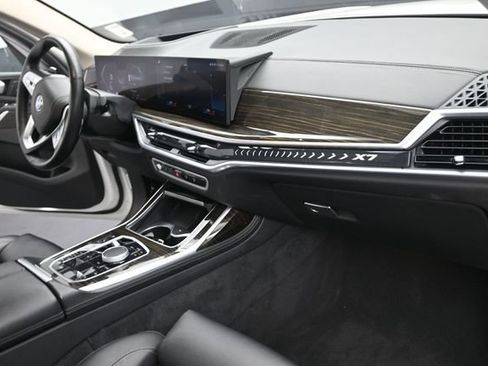 Used 2023 BMW X7 xDrive40i AWD/4WD image 31