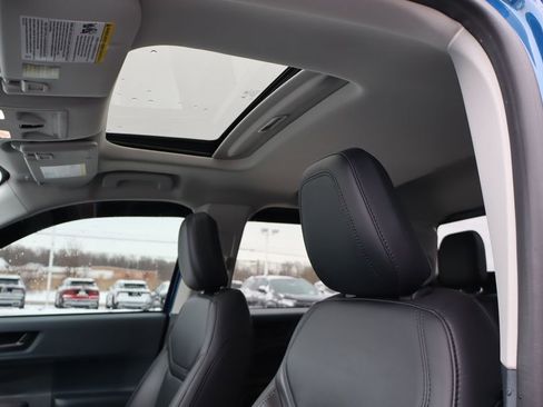 Used 2023 Ford Maverick Lariat w/ Lariat Luxury Package image 28