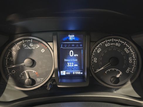 Used 2019 Toyota Tacoma TRD Sport w/ Technology Package AWD/4WD image 26