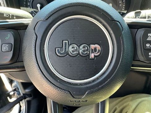 Used 2024 Jeep Wrangler Unlimited AWD/4WD image 20