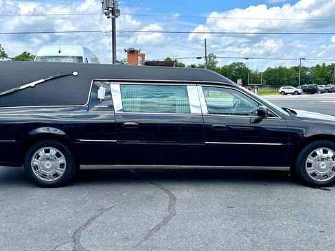 Used 2011 Cadillac DTS Hearse image 5