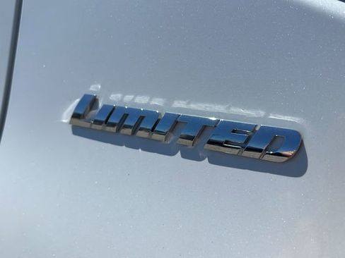 Used 2023 Toyota Tundra Limited AWD/4WD image 39
