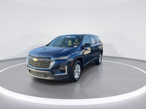 Used 2022 Chevrolet Traverse LS w/ LPO, Cargo Package image 5