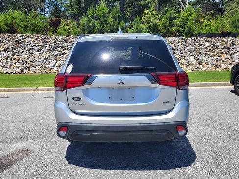 Used 2020 Mitsubishi Outlander SE FWD image 5