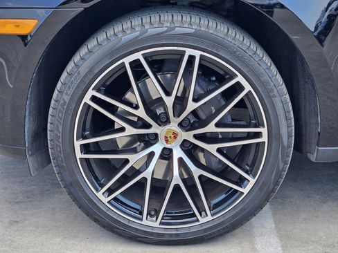 Certified 2026 Porsche Macan AWD/4WD image 14