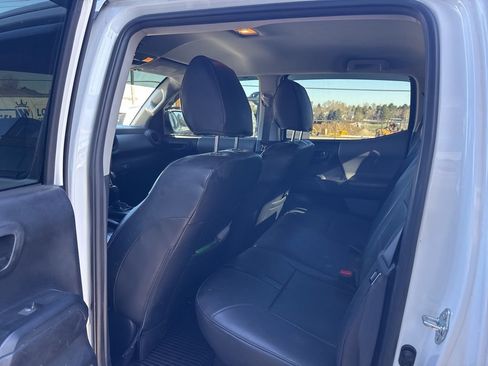 Used 2020 Toyota Tacoma SR image 8