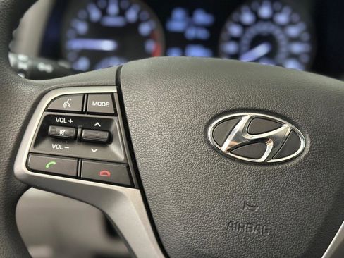 Used 2018 Hyundai Elantra SE w/ Cargo Package image 23