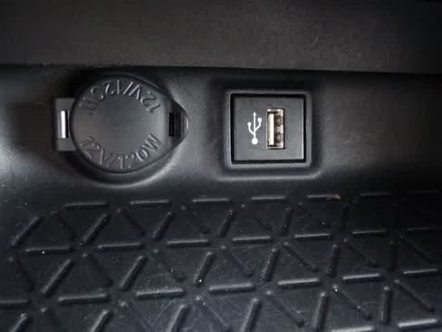 Used 2024 Toyota RAV4 XLE FWD image 27