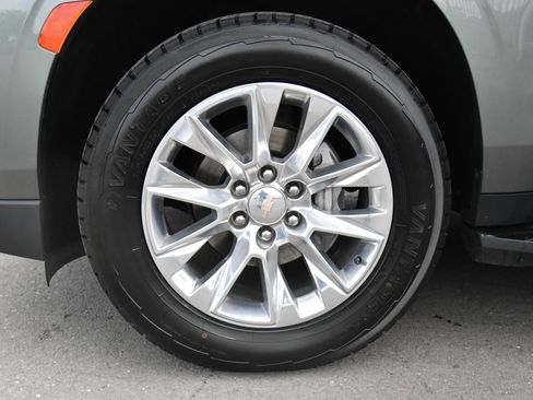 Used 2023 Chevrolet Suburban Premier AWD/4WD image 12