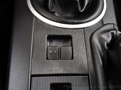 Used 2006 MAZDA MX-5 Miata Sport w/ Suspension Pkg RWD image 23
