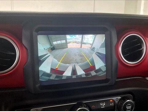 Used 2023 Jeep Wrangler Unlimited Rubicon w/ LED Lighting Group image 29