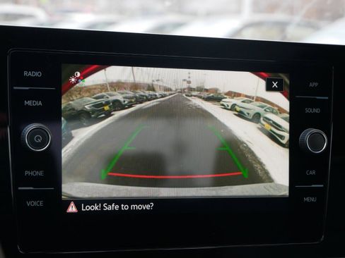 New 2025 Volkswagen Jetta SE image 10