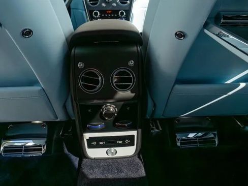 Used 2026 Rolls-Royce Cullinan image 30