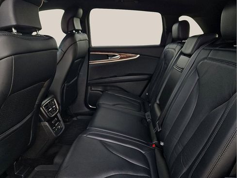 Used 2018 Lincoln MKX Reserve w/ Lincoln MKX Climate Package image 9