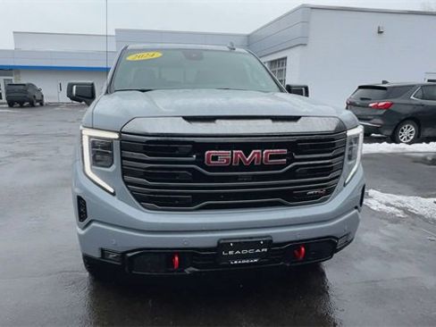 Used 2024 GMC Sierra 1500 AT4 w/ Technology Package image 3