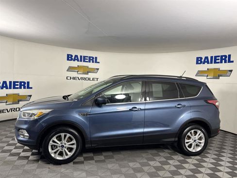 Used 2018 Ford Escape SEL image 2
