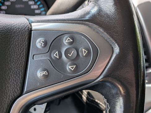 Used 2019 Chevrolet Suburban LT AWD/4WD image 18