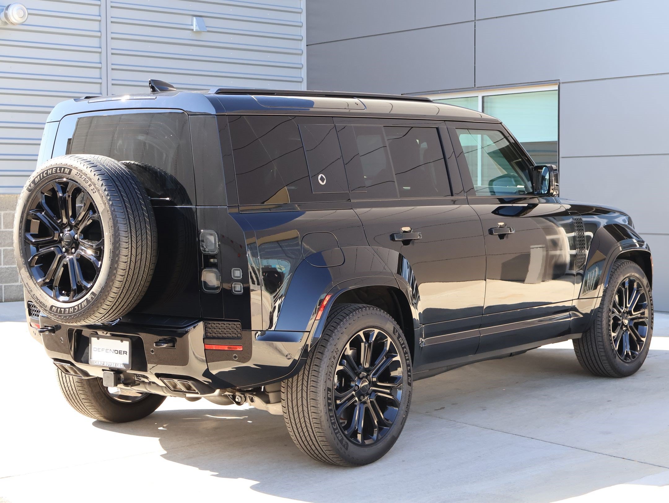 New 2026 Land Rover Defender 110 OCTA AWD/4WD image 5