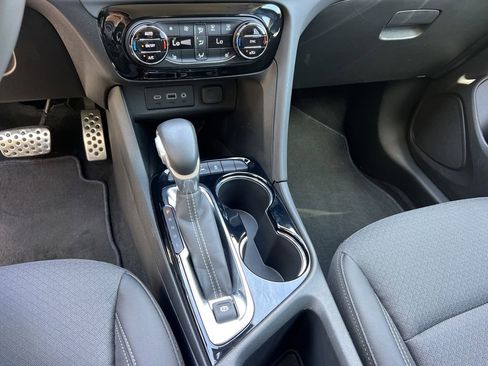 Used 2023 Buick Encore GX Select w/ Sport Touring Package FWD image 28