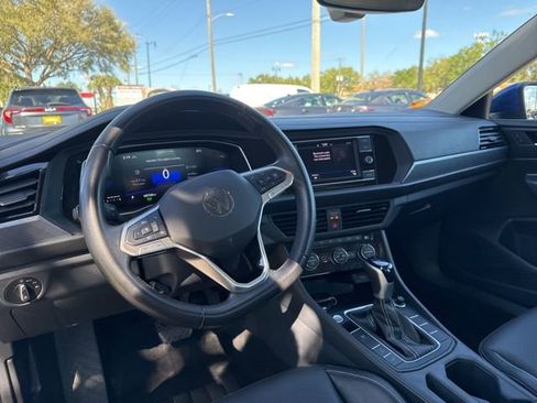 Used 2024 Volkswagen Jetta SE image 22