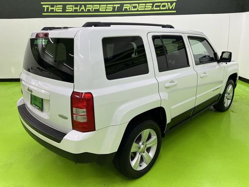Used 2015 Jeep Patriot Latitude AWD/4WD image 10