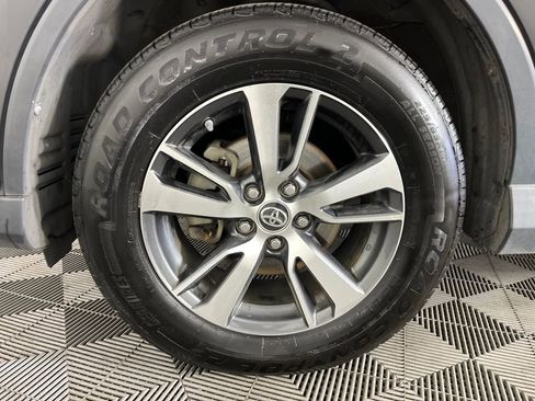 Used 2018 Toyota RAV4 XLE w/ Plus Extra Value Package image 25