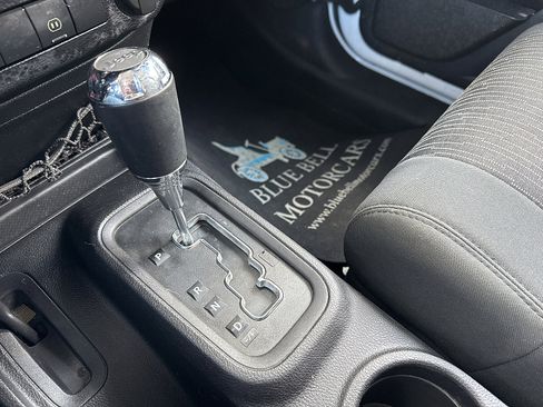 Used 2012 Jeep Wrangler Sahara AWD/4WD image 36