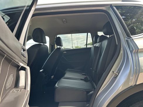 Used 2024 Volkswagen Tiguan SE AWD/4WD image 18