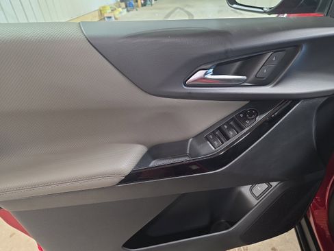 New 2026 Chevrolet Equinox LT w/ Convenience Package II image 11