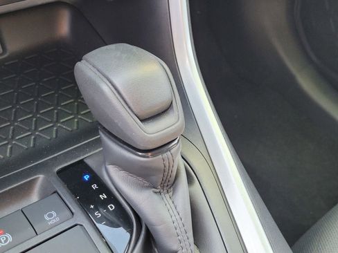Used 2025 Toyota RAV4 XLE AWD/4WD image 21