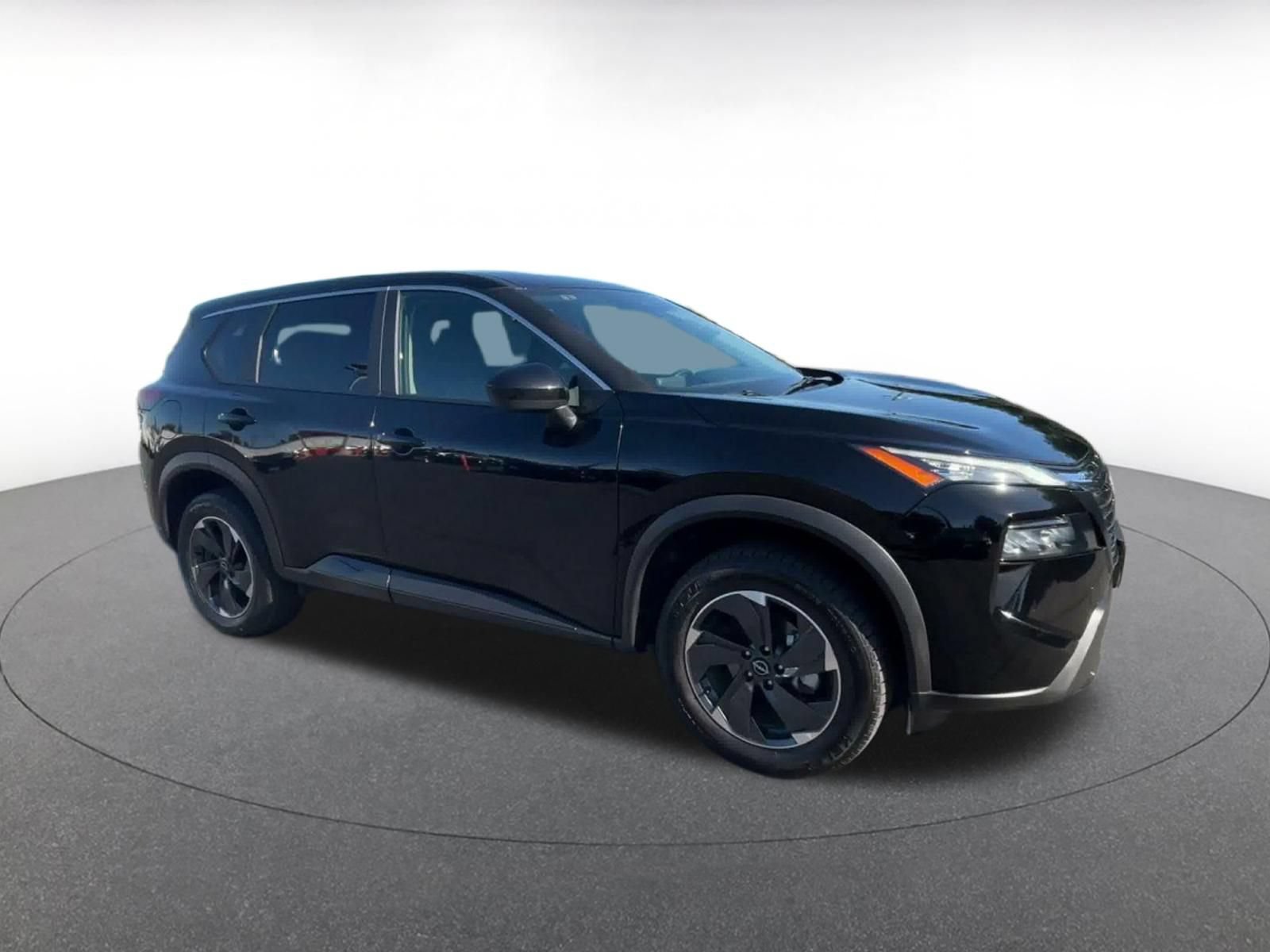Used 2025 Nissan Rogue SV AWD/4WD image 2